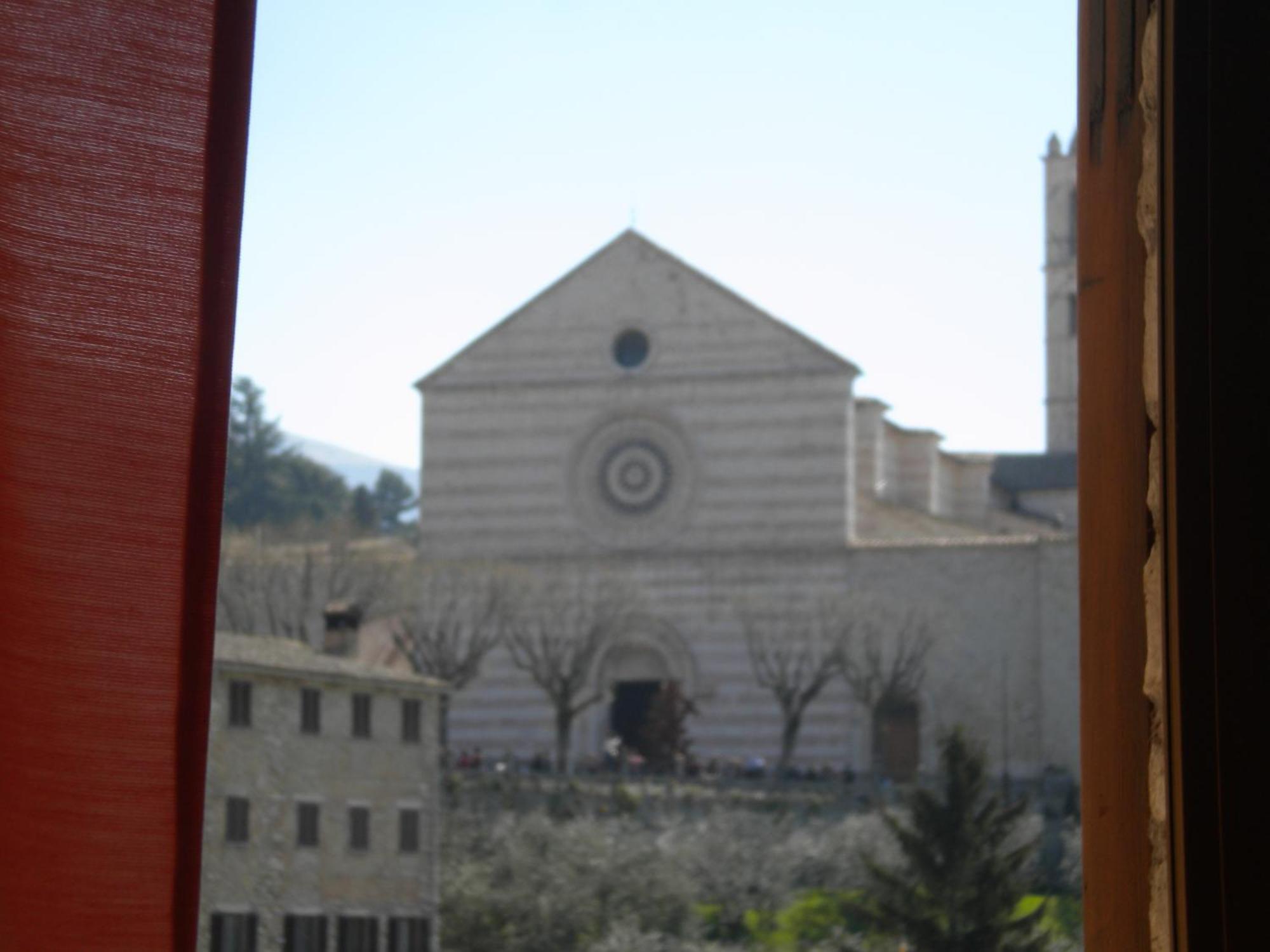 Veduta Camere Santa Chiara Assise Extérieur photo
